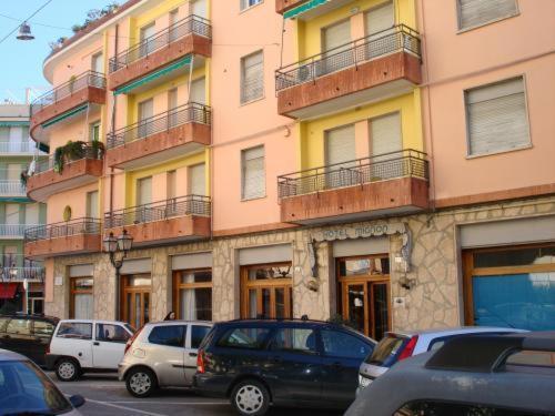 Hotel Mignon 50 Mt Dalla Spiaggia E Dall'Isola Pedonale Alassio Zewnętrze zdjęcie
