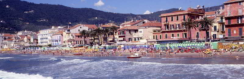 Hotel Mignon 50 Mt Dalla Spiaggia E Dall'Isola Pedonale Alassio Zewnętrze zdjęcie
