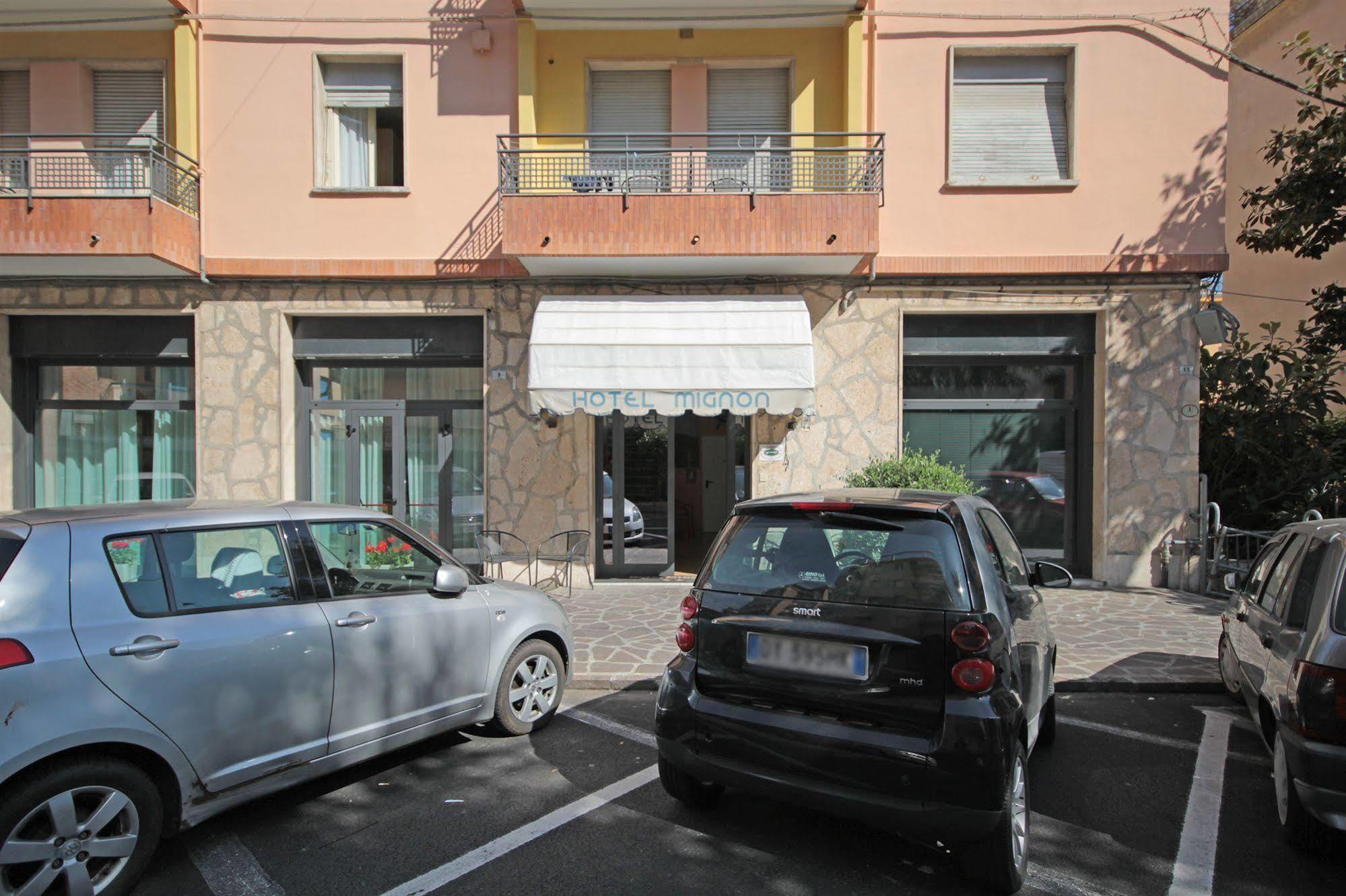 Hotel Mignon 50 Mt Dalla Spiaggia E Dall'Isola Pedonale Alassio Zewnętrze zdjęcie